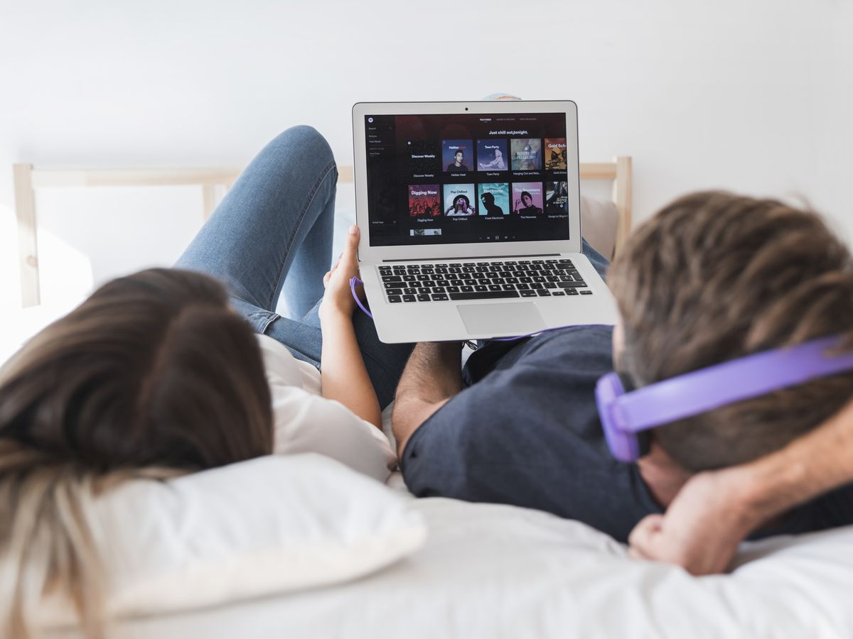 Jak wybrać oprogramowanie do oglądania telewizji IPTV w Polsce