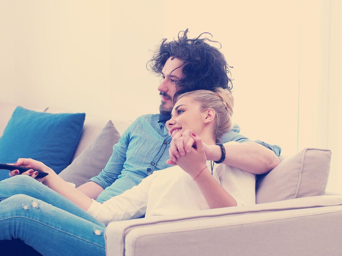 Jak wygodnie oglądać telewizję internetową dzięki nowoczesnym platformom IPTV