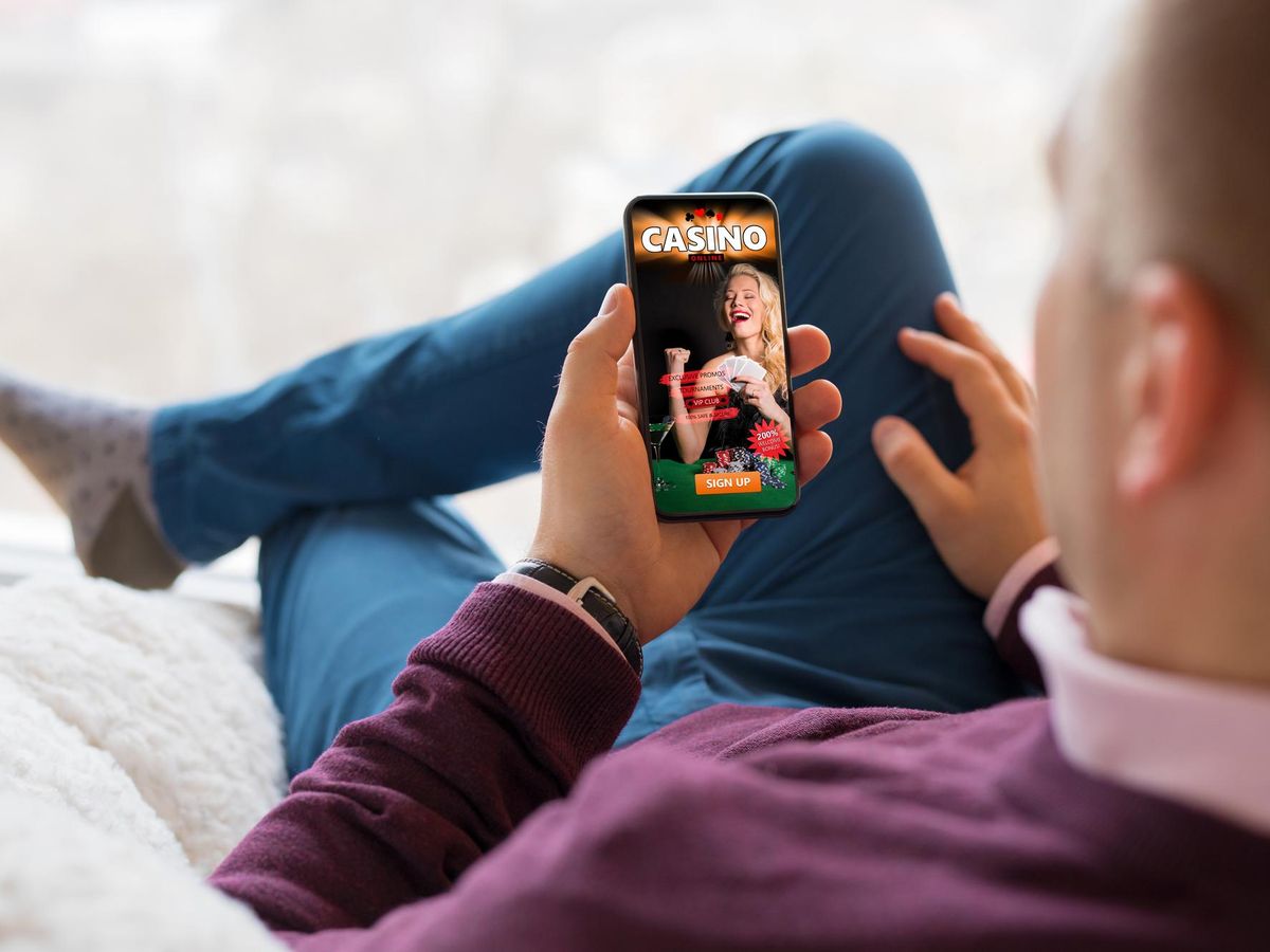 Jak wybrać aplikację do oglądania telewizji internetowej IPTV w 2026 roku