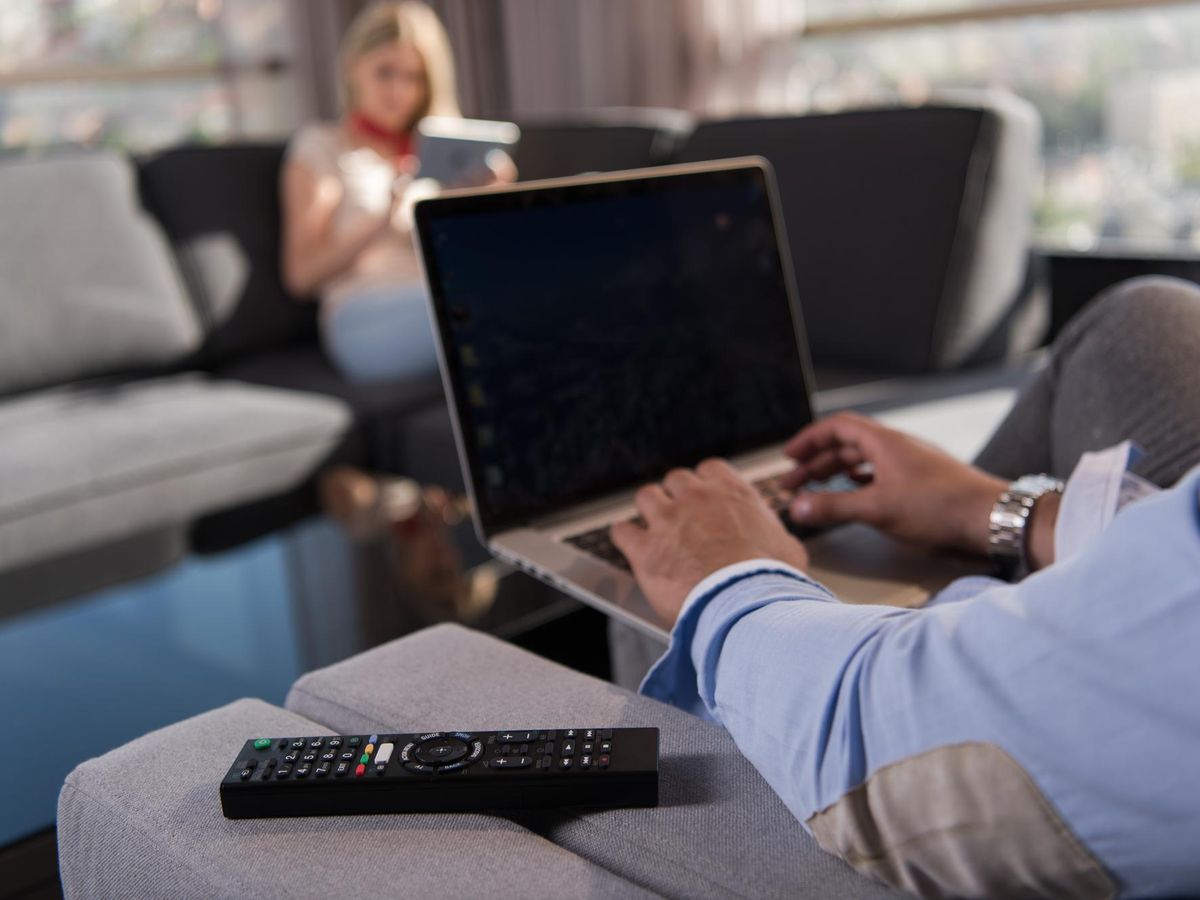 Jak wybrać niezawodne oprogramowanie do oglądania telewizji internetowej na różnych urządzeniach